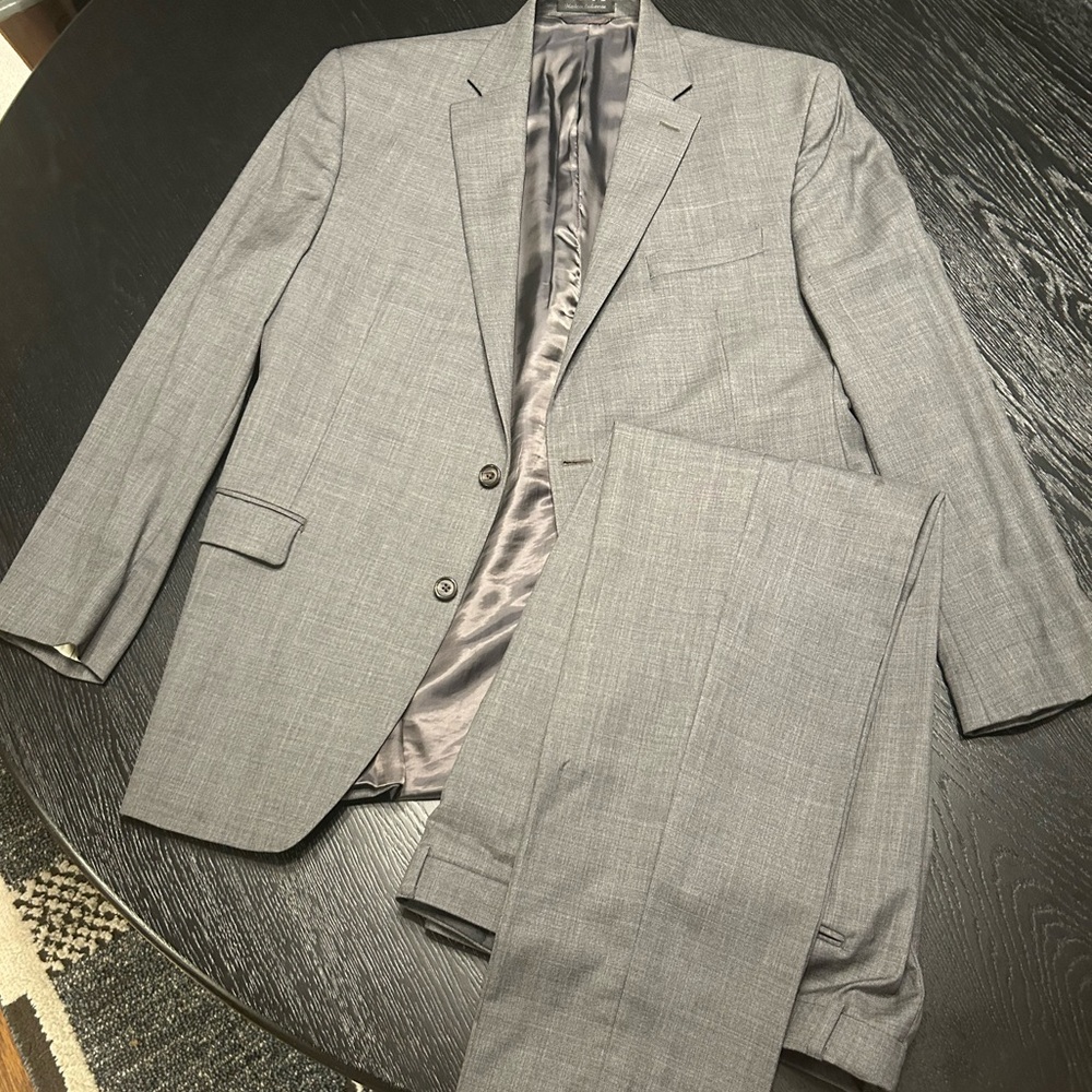Lauren Ralph Lauren Men’s Grey Suit